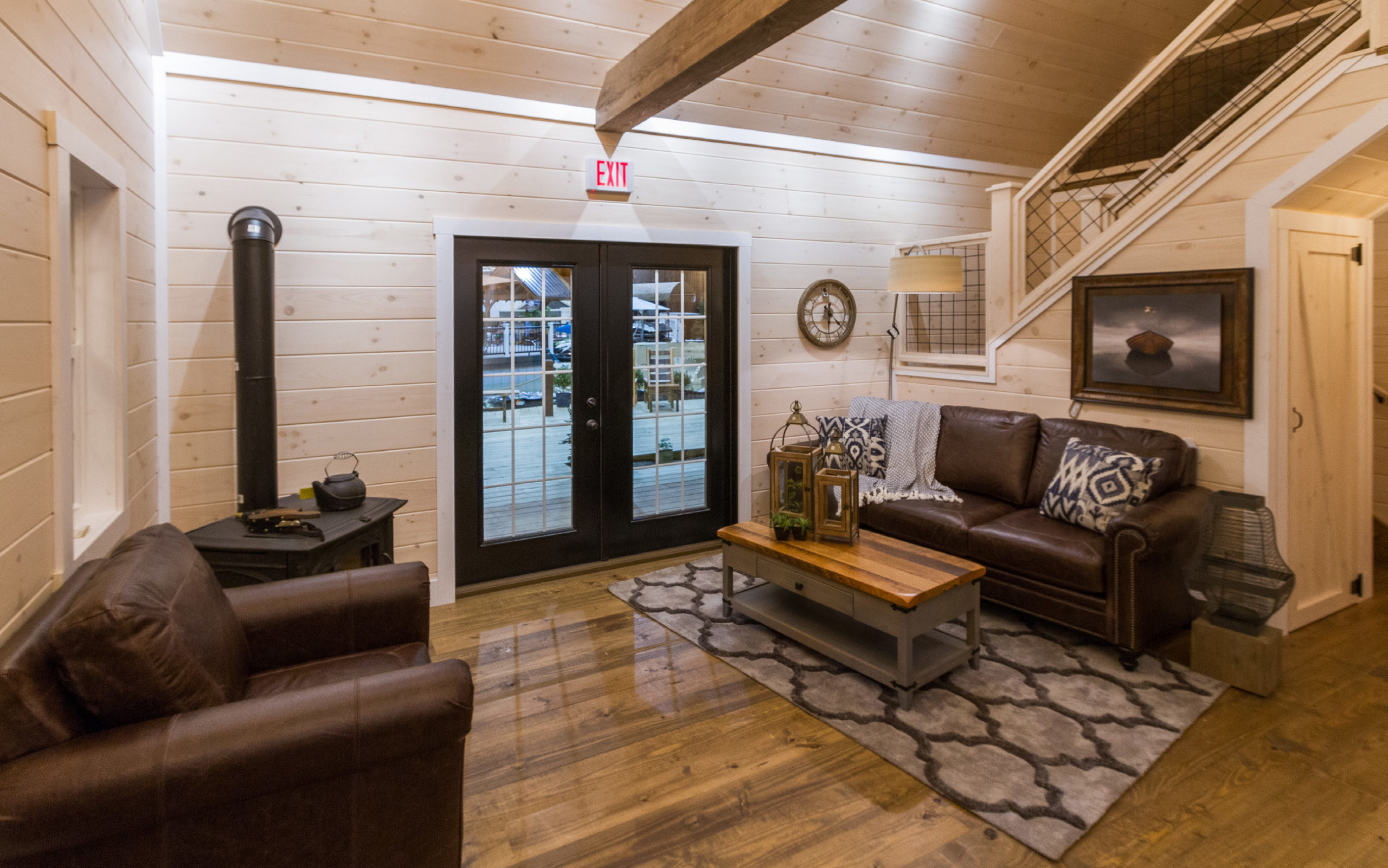 Living Space of Rocky Ridge Cabin by Weaver Barns of Sugarcreek, Ohio. Amish Country Cabin Builders in Central Ohio.